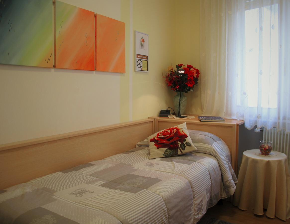 Bed & Breakfast Delle Rose โกเนลยาโน ภายนอก รูปภาพ