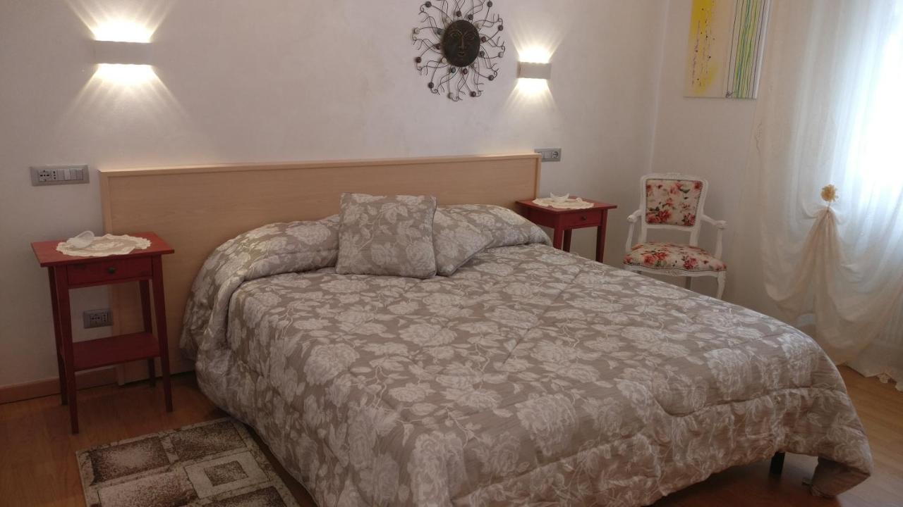 Bed & Breakfast Delle Rose โกเนลยาโน ภายนอก รูปภาพ